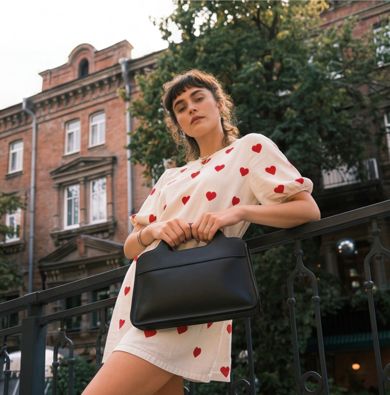 femme qui porte le lua n°1